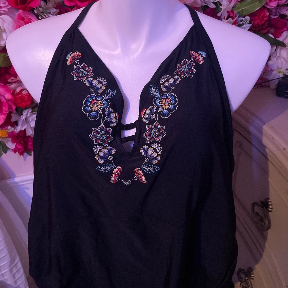 Woman’s embroidered plus size swim  plus size 2X new with tag